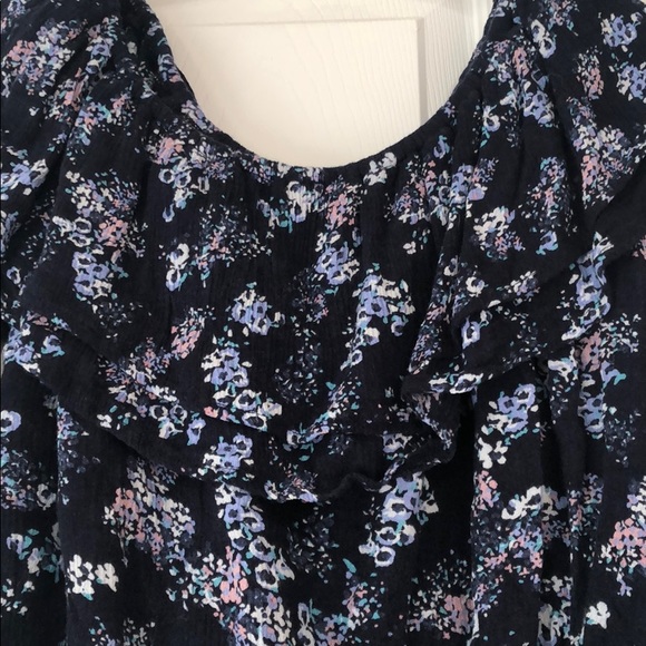 Women’s Abercrombie and Fitch top size XS - Picture 2 of 6